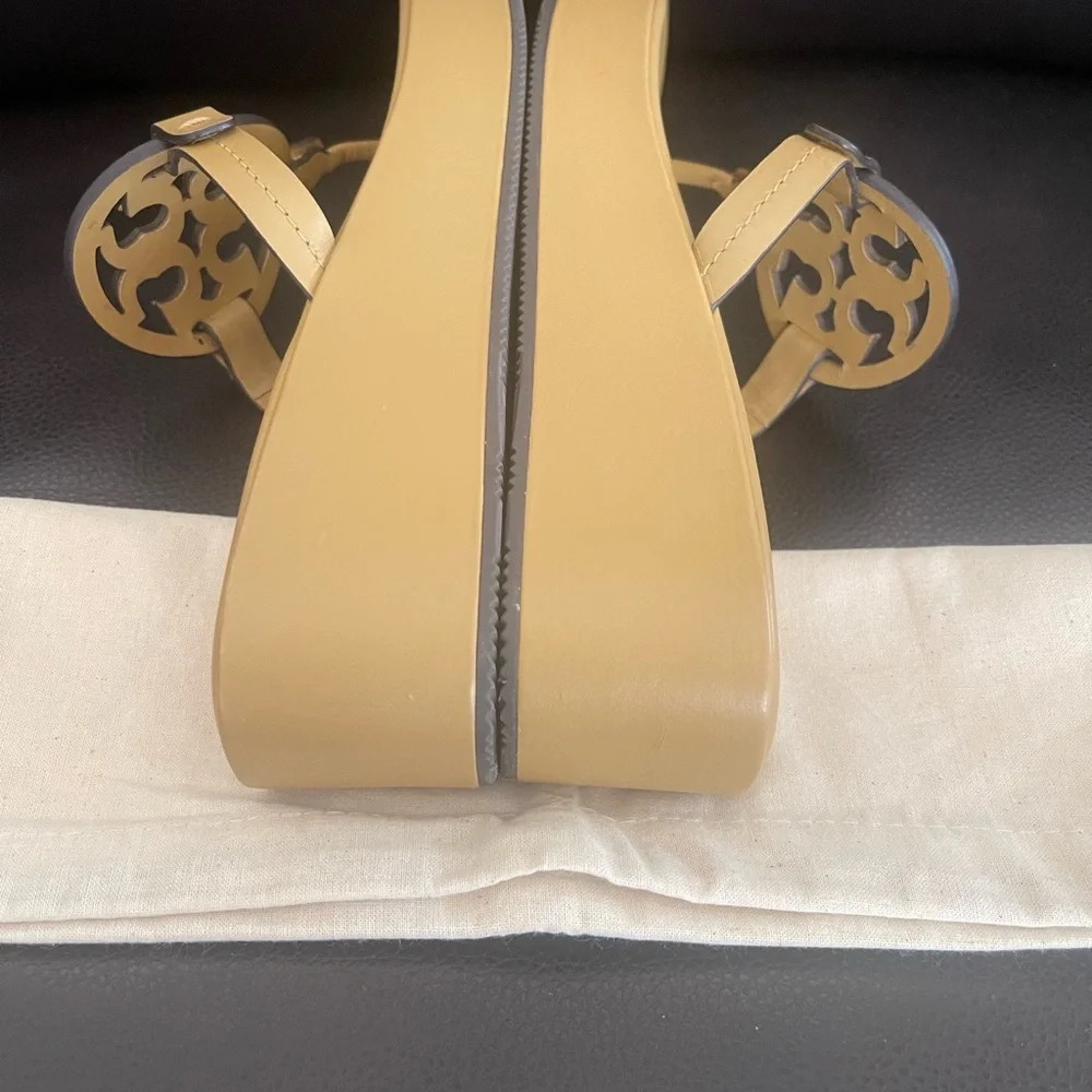 NEW Tory Burch Miller Leather Logo Wedge Thong Sandals $250 - Picture 11 of 11